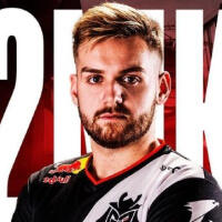 LPL冠军奖杯及世界赛冠军奖杯已完成复刻，并送达EDG基地