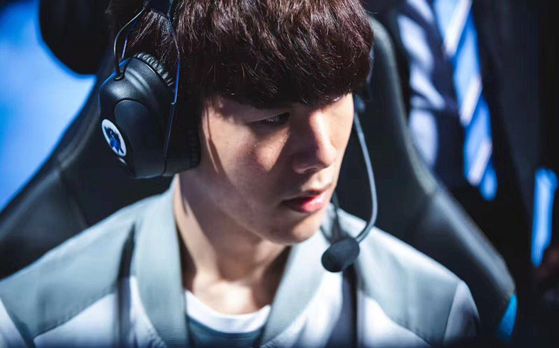 Rhilech 加入 NAVI，迎接 2026 赛季